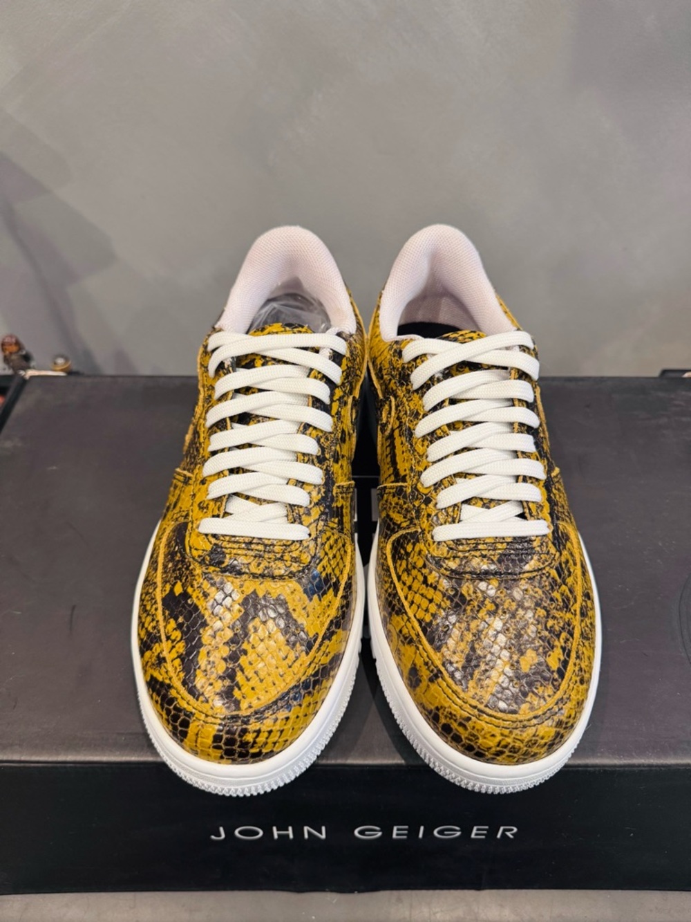 John Geiger GF-01 Gold Black Python Men’s Size 5